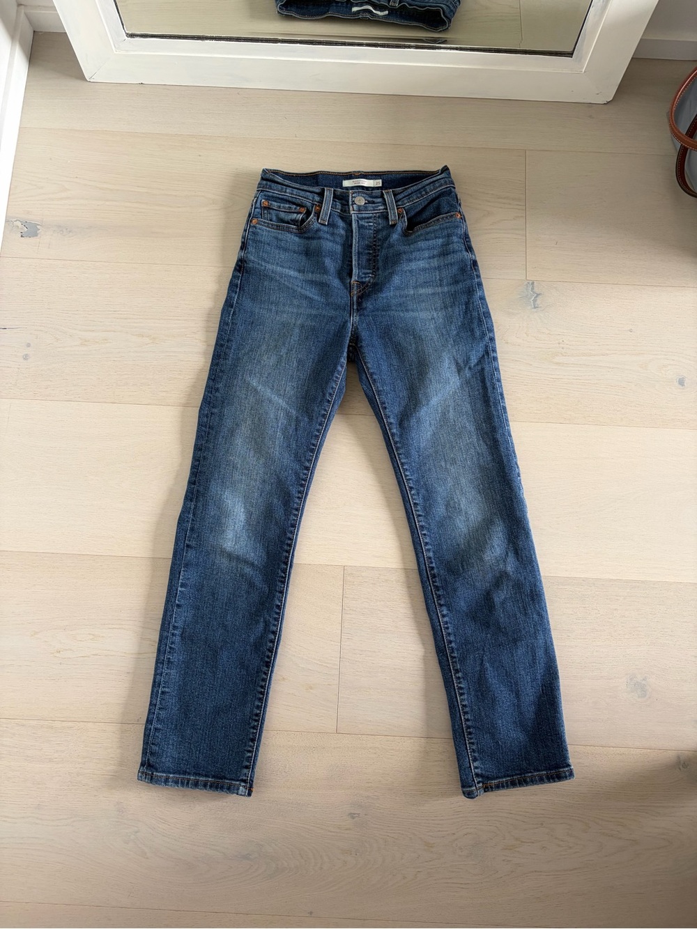 Levi's Straight Leg Jeans in Medium Blue